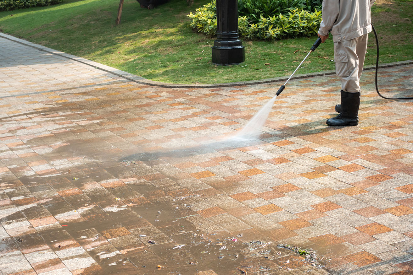 Pressure washing pavers